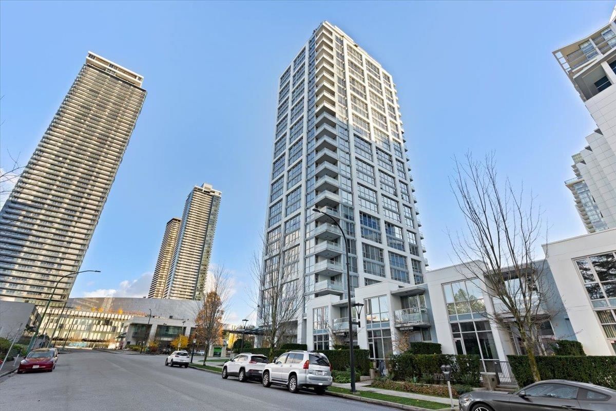 Main Photo: 1805 4400 BUCHANAN Street in Burnaby: Brentwood Park Condo for sale (Burnaby North)  : MLS®# R2833230