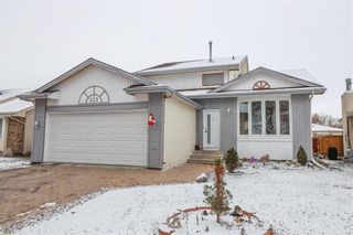 Photo 2: 23 Chochinov Avenue in Winnipeg: Maples Residential for sale (4H)  : MLS®# 202226649