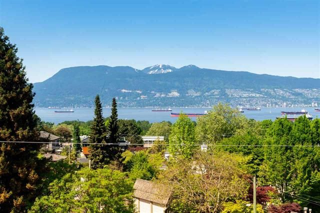 Main Photo: 2588 Courtenay Street in Vancouver: Point Grey House for sale (Vancouver West)  : MLS®# R2421869