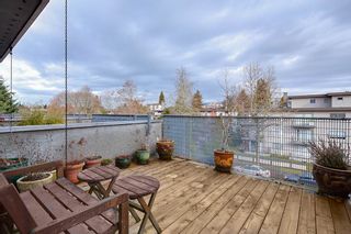 Photo 1: 392 E 15TH Avenue in Vancouver: Mount Pleasant VE Townhouse for sale (Vancouver East)  : MLS®# R2349680