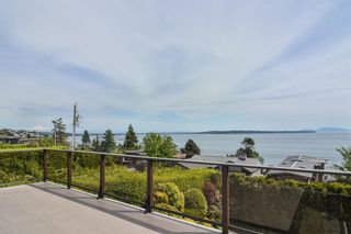 Photo 7: 14371 SUNSET Drive: White Rock House for sale (South Surrey White Rock)  : MLS®# R2826315