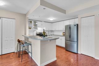 Photo 9: 402 2665 W BROADWAY in Vancouver: Kitsilano Condo for sale in "THE MAGUIRE BUILDING" (Vancouver West)  : MLS®# R2872163