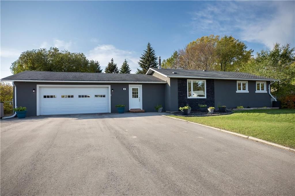Main Photo: 340 SAUVEUR Place in Lorette: R05 Residential for sale : MLS®# 1928364