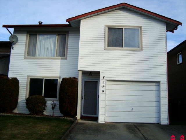 Main Photo: 8539 MCCUTCHEON AV in Chilliwack: House for sale : MLS®# H1000293