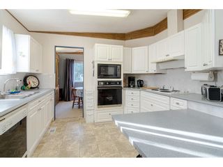 Photo 14: 84 2270 196 Street in Langley: Brookswood Langley Manufactured Home for sale in "Pineridge Park" : MLS®# R2511479
