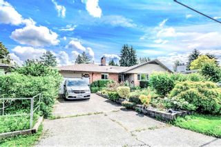 Photo 1: 12080 DUNBAR Street in Maple Ridge: West Central House for sale : MLS®# R2595367