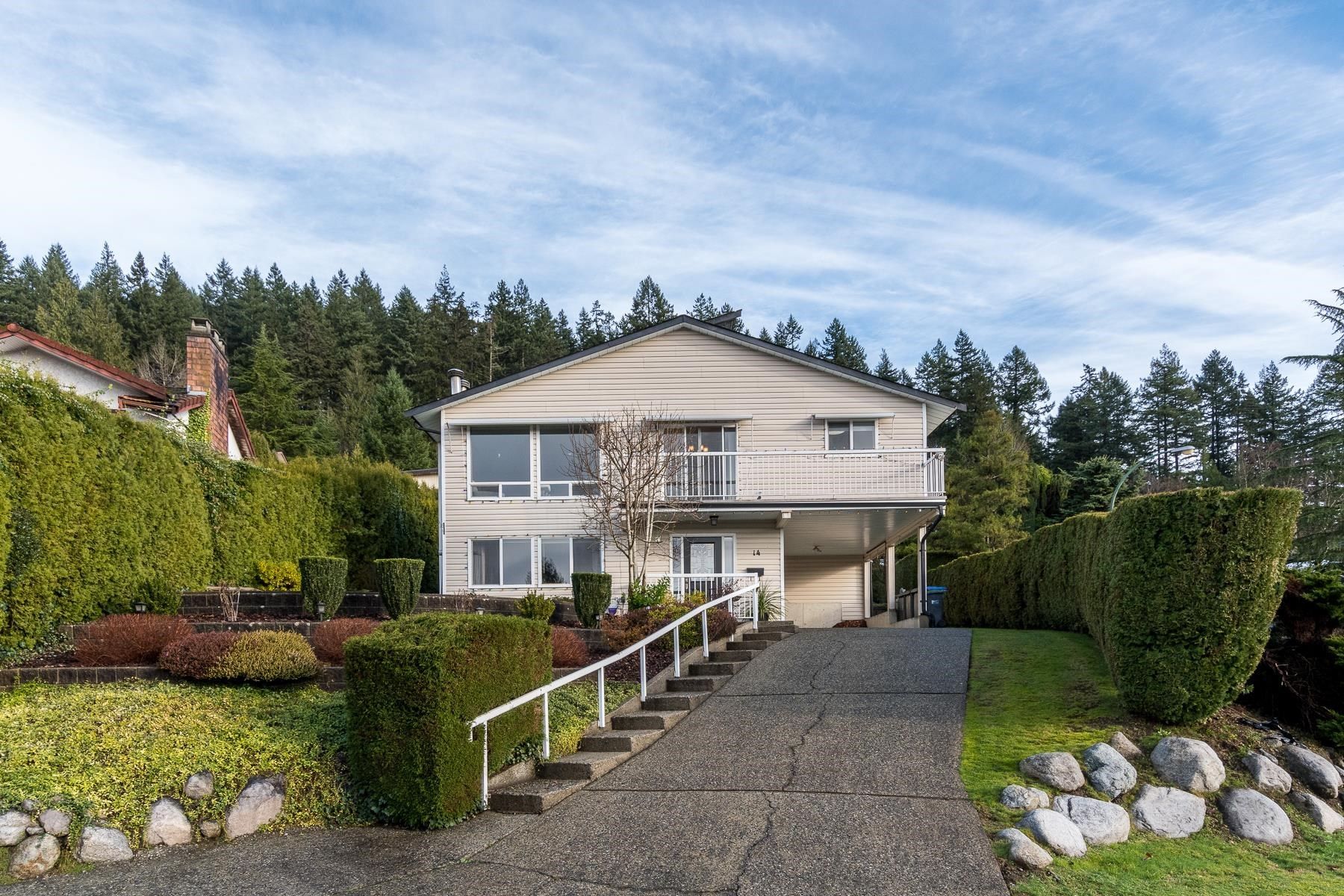 Main Photo: 14 BENSON Drive in Port Moody: North Shore Pt Moody House for sale : MLS®# R2640149