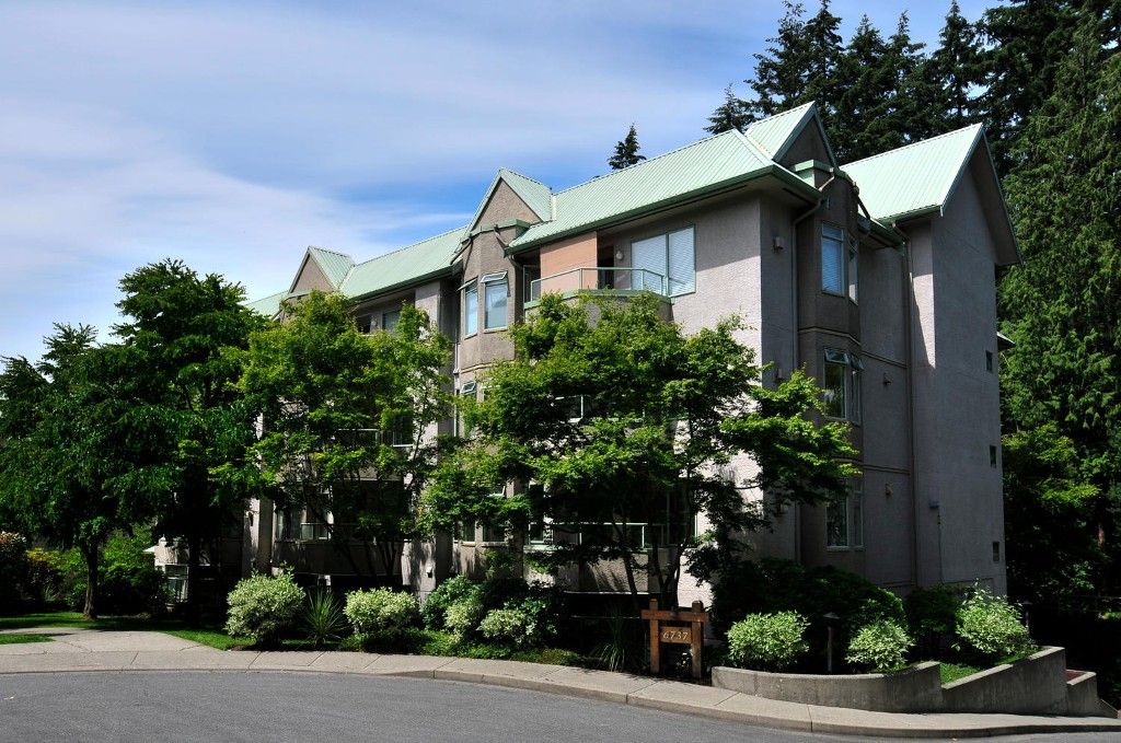 Main Photo: 303 6737 STATION HILL COURT in Burnaby: South Slope Condo for sale (Burnaby South)  : MLS®# R2077188