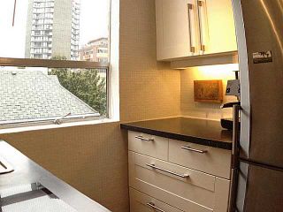 Photo 3: 402 1534 HARWOOD Street in Vancouver: West End VW Condo for sale in "St. Pierre" (Vancouver West)  : MLS®# V1041614