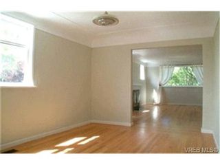 Photo 3: 316 Raynor Ave in VICTORIA: VW Victoria West Half Duplex for sale (Victoria West)  : MLS®# 413204