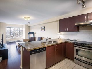 Photo 1: 205 7339 MACPHERSON Avenue in Burnaby: Metrotown Condo for sale in "CADENCE at METROTOWN" (Burnaby South)  : MLS®# R2228720