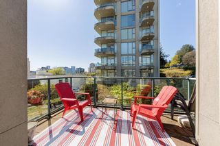 Photo 15: 302 1765 MARINE Drive in West Vancouver: Ambleside Condo for sale in "HAMPTON COURT" : MLS®# R2874055