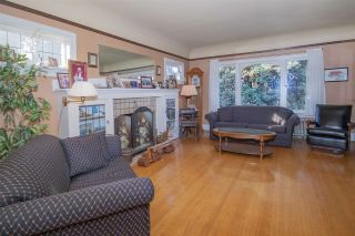Photo 3: 2496 TRINITY Street in Vancouver: Hastings East House for sale (Vancouver East)  : MLS®# R2332097