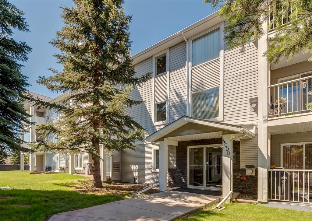 Main Photo: 306 4306 Valleyview Park SE in Calgary: Dover Apartment for sale : MLS®# A2002811