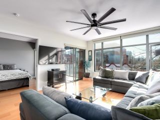 Photo 5: 404 71 E PENDER Street in Vancouver: Downtown VE Condo for sale in "EAST" (Vancouver East)  : MLS®# R2874521