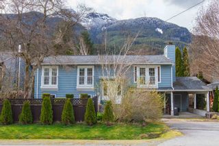 Photo 1: 41569 ROD Road: Brackendale House for sale in "Brackendale" (Squamish)  : MLS®# R2877867