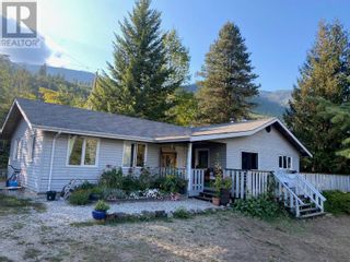 Photo 1: 47 Krick Road in Salmon Arm: House for sale : MLS®# 10303169