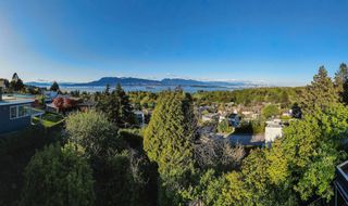 Photo 1: 4411 W 4TH Avenue in Vancouver: Point Grey House for sale (Vancouver West)  : MLS®# R2876572