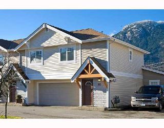 Photo 1: 95 1821 WILLOW Crescent in Squamish: Garibaldi Estates Townhouse for sale in "WILLOW VILLAGE" : MLS®# V745862