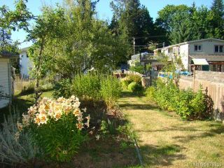 Photo 2: 865A Evergreen Rd in CAMPBELL RIVER: CR Campbell River Central Half Duplex for sale (Campbell River)  : MLS®# 678709