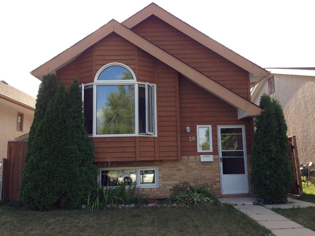 Main Photo: 28 Rothshire Drive in Winnipeg: Transcona Residential for sale () 