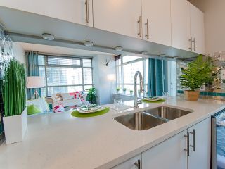 Photo 1: 602 438 SEYMOUR Street in Vancouver: Downtown VW Condo for sale (Vancouver West)  : MLS®# R2092388
