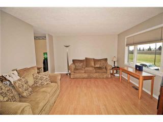 Photo 3: 424 OGDEN Drive SE in Calgary: Lynnwood_Riverglen Residential Detached Single Family for sale : MLS®# C3644869