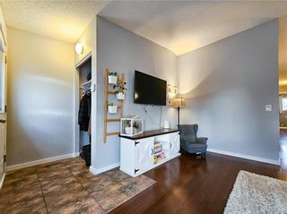 Photo 3: 190 VINCE LEAH Drive in Winnipeg: Riverbend Residential for sale (4E)  : MLS®# 202330003