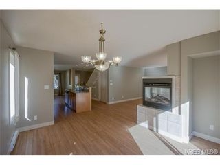Photo 4: 3229 Ernhill Pl in VICTORIA: La Walfred Row/Townhouse for sale (Langford)  : MLS®# 713582