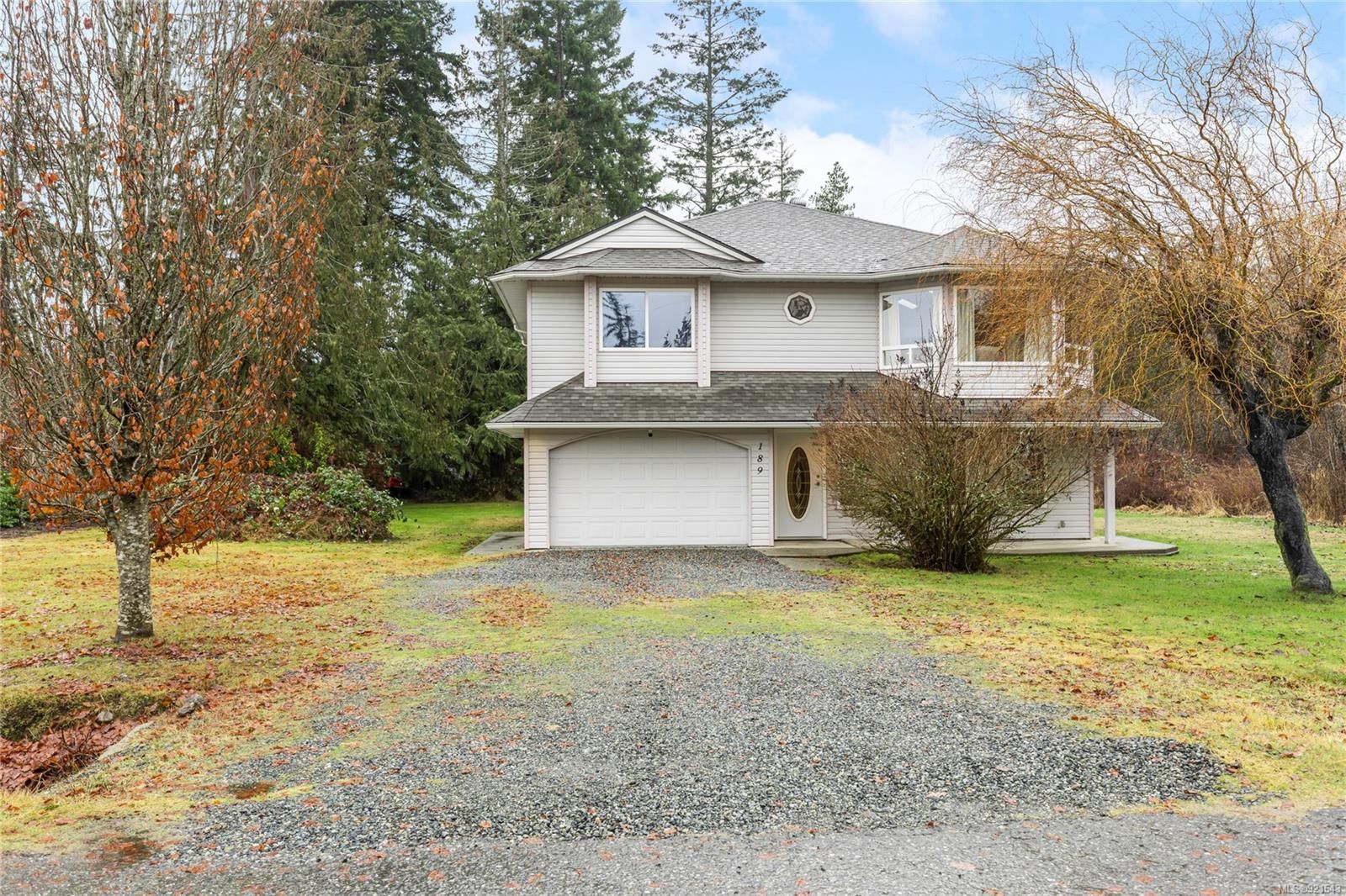 Main Photo: 189 Alberta Rd in Nanaimo: Na Chase River House for sale : MLS®# 921643
