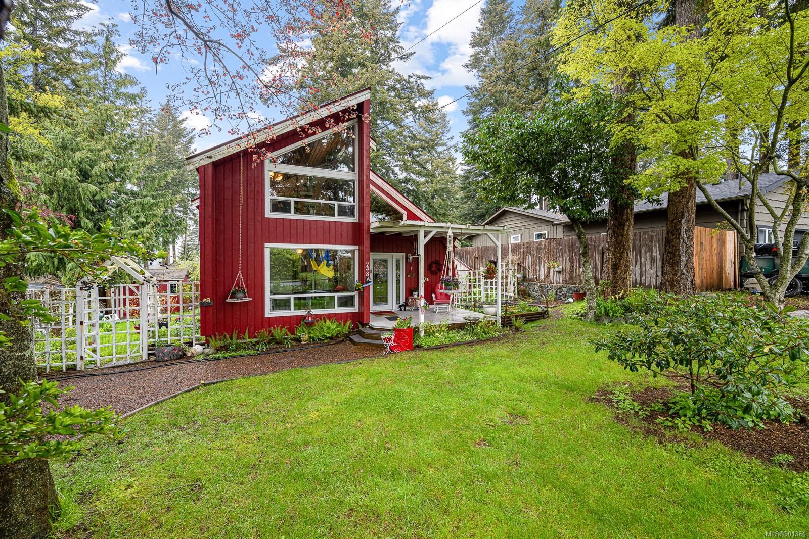 Main Photo: 748 Kalmar Rd in Campbell River: CR Campbell River Central House for sale : MLS®# 901384