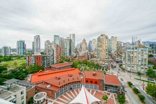 Photo 2: 1801 1201 MARINASIDE Crescent in Vancouver: Yaletown Condo for sale in "The Peninsula" (Vancouver West)  : MLS®# R2373900