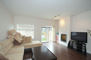 Photo 3: 72 6299 144 Street in Surrey: Sullivan Station Townhouse for sale in "Altura" : MLS®# R2040563