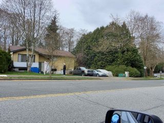 Photo 1: 7051 WESTVIEW Drive in Delta: Sunshine Hills Woods House for sale in "SUNSHINE HILLS WOODS" (N. Delta)  : MLS®# R2862232