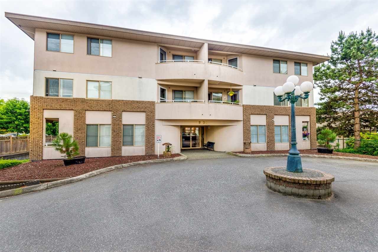 Main Photo: 101 19130 FORD ROAD in Pitt Meadows: Central Meadows Condo for sale : MLS®# R2276888