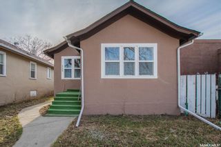 Photo 1: 115 D Avenue South in Saskatoon: Riversdale Residential for sale : MLS®# SK941025