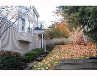 Photo 2: 54 6700 RUMBLE Street: South Slope Home for sale ()  : MLS®# V676374