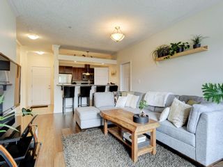 Photo 4: 104 7088 West Saanich Rd in Central Saanich: CS Brentwood Bay Condo for sale : MLS®# 902433