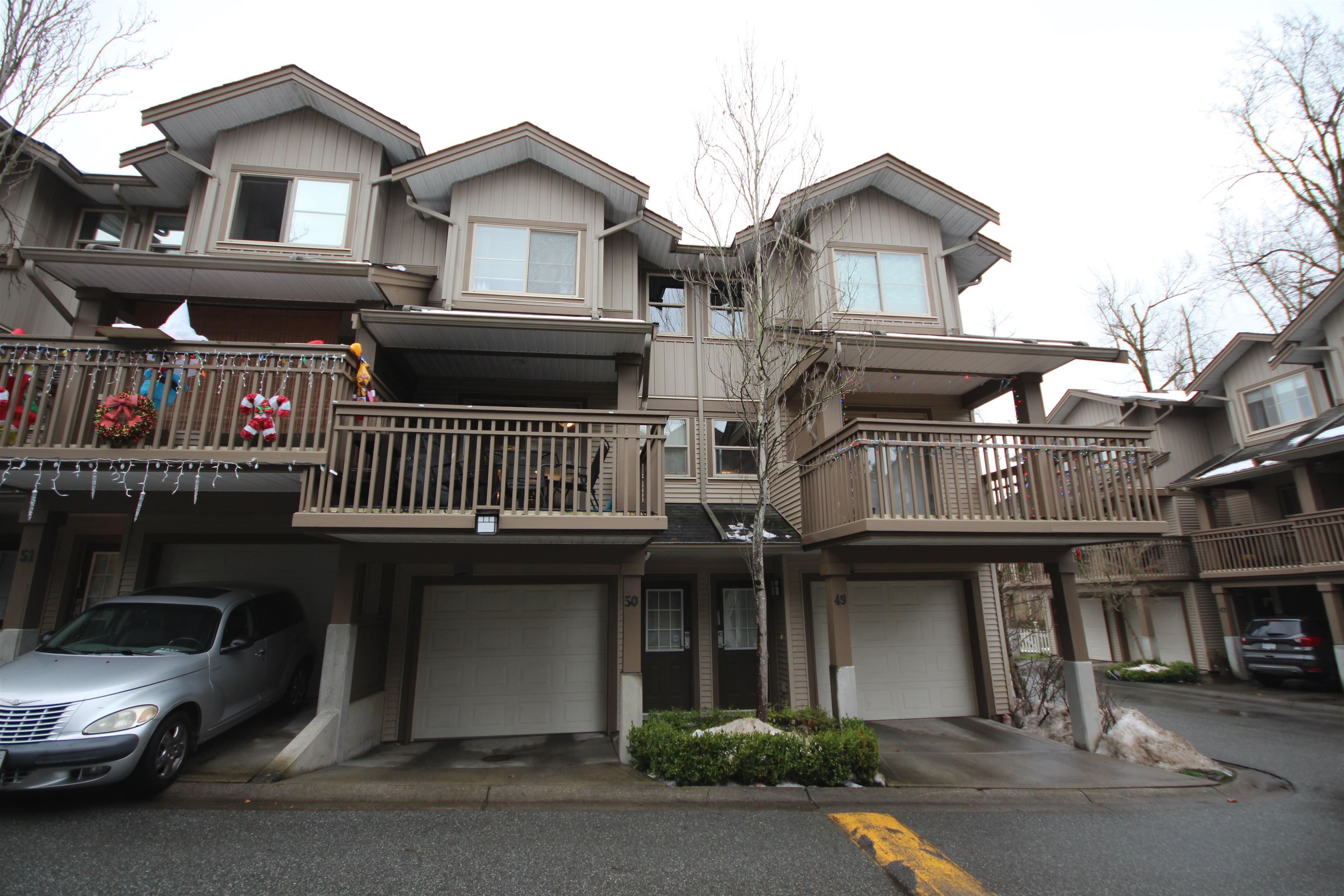 Main Photo: 50 19250 65 Avenue in Surrey: Clayton Townhouse for sale in "SUNBERRY COURT" (Cloverdale)  : MLS®# R2640657