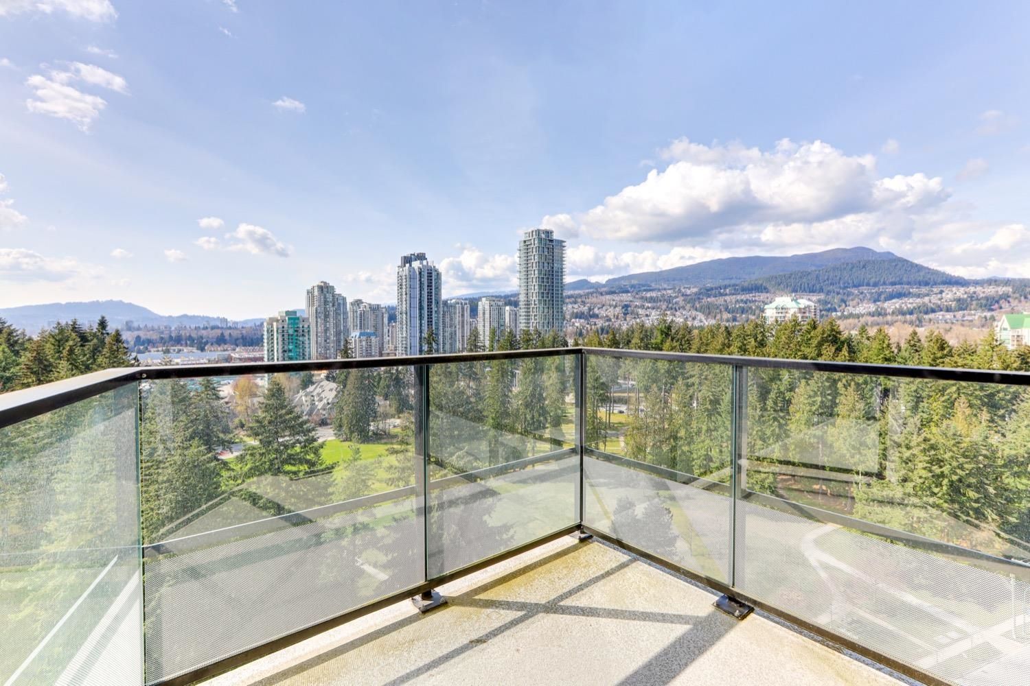 Main Photo: 2205 3096 WINDSOR Gate in Coquitlam: New Horizons Condo for sale : MLS®# R2822118