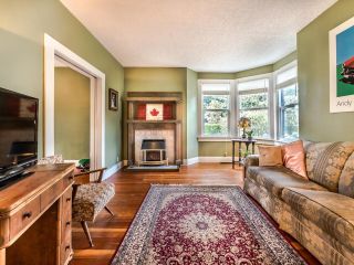 Photo 5: 1014 NANAIMO Street in New Westminster: Moody Park House for sale : MLS®# R2728079