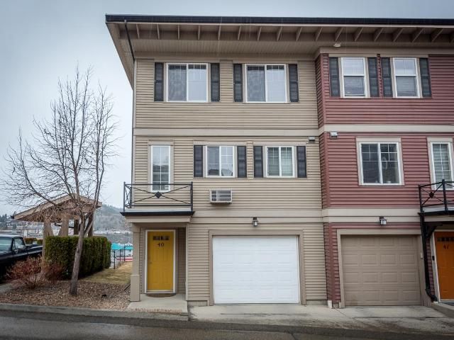 Main Photo: 40 1970 BRAEVIEW PLACE in Kamloops: Aberdeen Townhouse for sale : MLS®# 166466