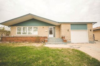 Main Photo: 18 Doubleday Drive in Winnipeg: Maples Residential for sale (4H)  : MLS®# 202406637
