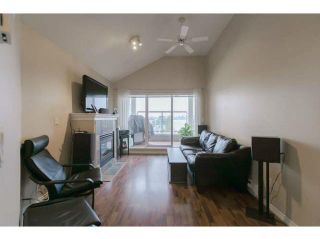 Photo 1: 409 155 E 3RD Street in North Vancouver: Lower Lonsdale Condo for sale in "THE SOLANO" : MLS®# V1143271