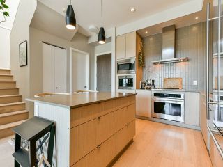 Photo 11: 403 262 SALTER Street in New Westminster: Queensborough Condo for sale : MLS®# R2504018