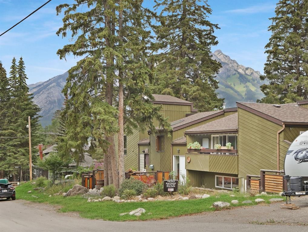 Main Photo: 116 B Grizzly Street: Banff Semi Detached for sale : MLS®# A1205175