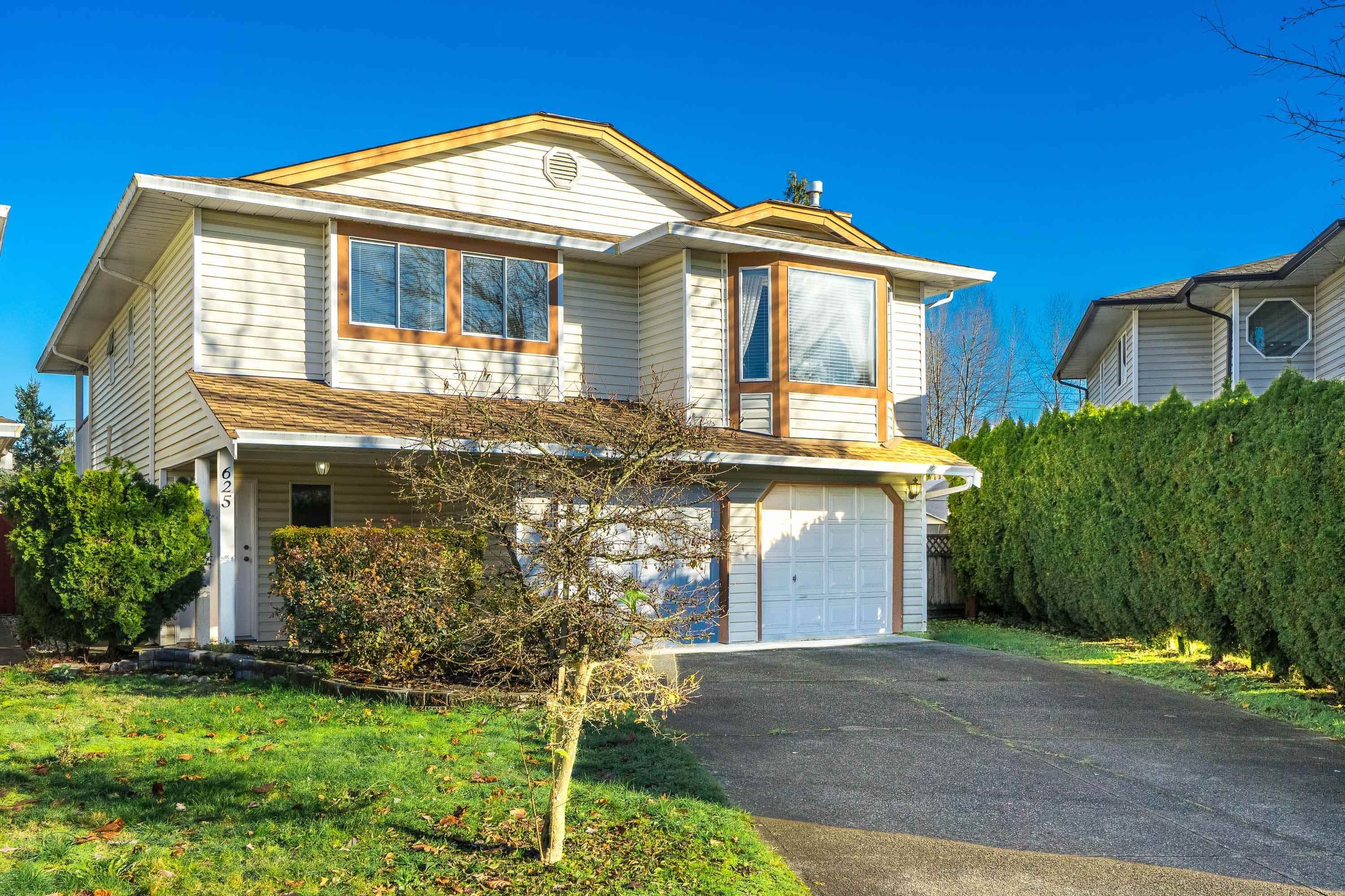 Main Photo: 625 PENDER Place in Port Coquitlam: Riverwood House for sale : MLS®# R2834610