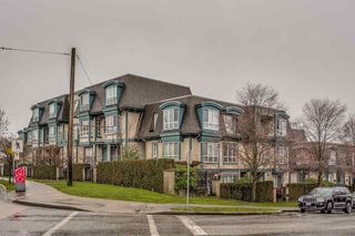 Photo 1: 15 288 ST. DAVIDS Avenue in North Vancouver: Lower Lonsdale Townhouse for sale in "ST. DAVID'S LANDING" : MLS®# R2232167