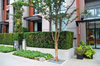 Photo 3: 922 Homer Street in Vancouver: Townhouse for sale (Richmond) 
