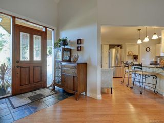 Photo 4: 542 Latoria Rd in Colwood: Co Olympic View House for sale : MLS®# 954517